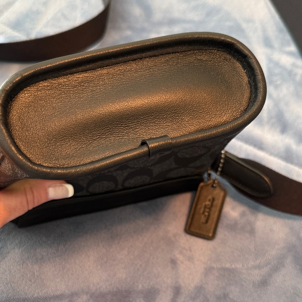 Coach Crossbody Bag - Picture 4 of 10
